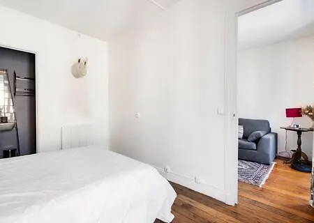 Paris's Sunny Nest In The 18th Paris